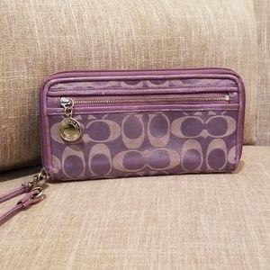 Coach Zipper Wallet